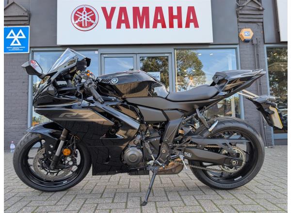 Yamaha R7 2026 Black